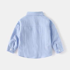 Light blue long-sleeved boys' shirt with back yoke stitching and buttoned cuffs