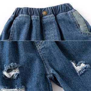 Short en jean pour garçon avec taille élastique et détails déchirés pour l'été