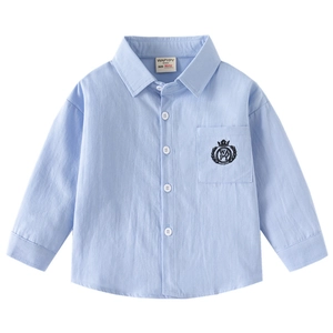 Light blue long-sleeved cotton shirt for boys with stylish chest embroidery badge