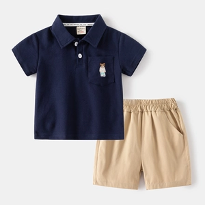 Jungen Sommer-Polo-Set mit dunkelblauem Bären-Stickshirt und khakifarbenen Baumwollshorts