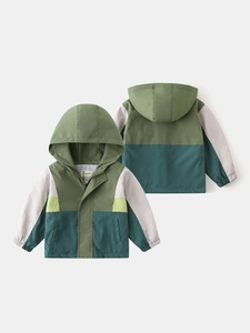 Kids color-block hooded jacket with gray and green拼接 design, windproof zipper outerwear