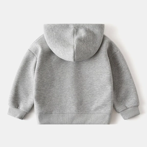 Vue arrière à plat du sweat à capuche gris pour enfant avec poignets côtelés en tricot