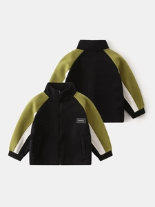 Kids color-block fleece jacket with stand collar and zipper closure in black and olive
