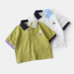 Détails de polos pour enfants avec col contrasté et broderie d'ours mignonne