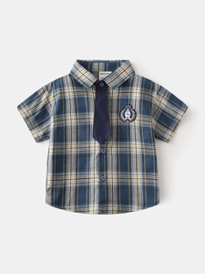 Chemise à carreaux pour garçon à manches courtes avec cravate bleue et broderie style collège
