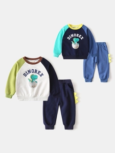 Ensemble survêtement dinosaure pour garçon avec manches raglan et détails 3D