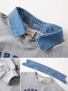 Sweat enfant gris avec col double en denim bleu amovible et imprimé de lettres vintage