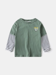 T-shirt da bambino verde a maniche lunghe con stampa telefono e finto doppio capo