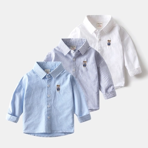 Détails des chemises oxford à manches longues pour garçons avec broderie ours en trois couleurs