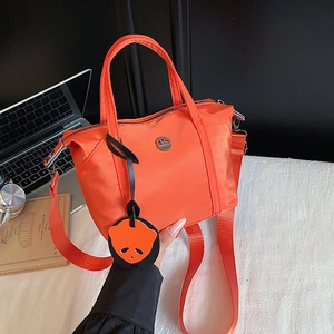 Sac Cabas Mini en Nylon Pour Femmes Sac Bandoulière Imperméable Décontracté Avec Pendentif Panda Sac à Main de Voyage Léger