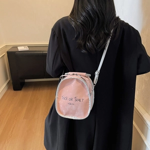 Modischer Damenrucksack in Rosa mit weißer Borte und eleganter Aufschrift für Damen