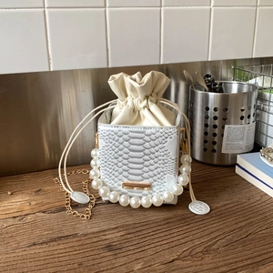 Fashion PU Leather Snake Print Mini Bucket Bag With Artificial Pearl Handle Gold Chain Strap Women Elegant Square Crossbody Bag