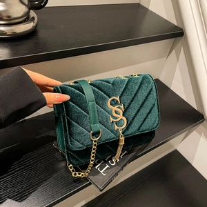 Women Fashion PU Leather Quilted Crossbody Bag With Metal Chain Strap Tassel Small Square Shoulder Bag Luxury Retro Style