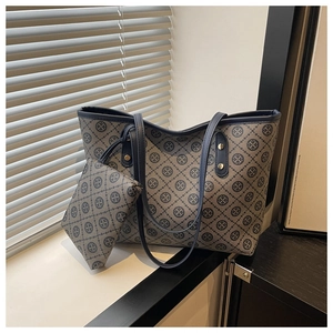 Detail shot of the vintage canvas tote bag with retro pattern and matching pouch set