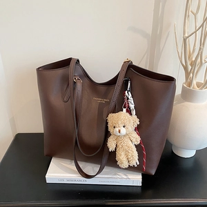 Large Capacity PU Leather Tote Bag For Women Stylish Solid Color Commuter Shoulder Bag With Cute Bear Charm Fashion Handbag