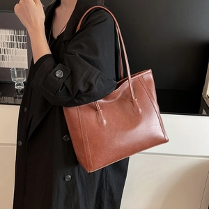 Grande borsa tote in pelle marrone da donna, elegante borsa a spalla per il pendolarismo