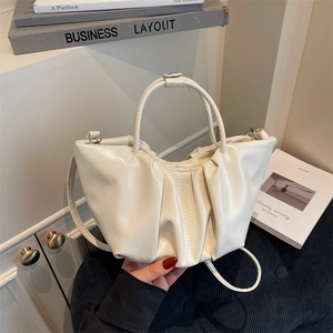 Sac Bandoulière Nuage Froncé pour Femmes Sac à Main en Cuir PU Brillant Sac Cabas Épaule Plissé Style Streetwear Minimaliste Vintage