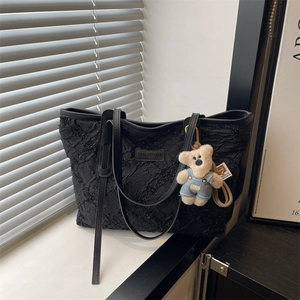 Sac Fourre-Tout à Broderie Florale pour Femmes Grande Capacité Sac à Bandoulière en Tissu Composite Avec Pendentif Ours Sac à Main Décontracté