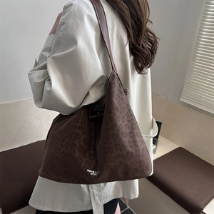 Retro leopard print tote bag with brown leather straps and large capacity for women