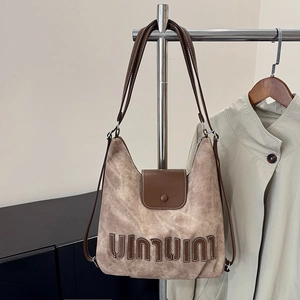 Retro Schultertasche aus Canvas mit Lederriemen und stilvoller Buchstaben-Stickerei