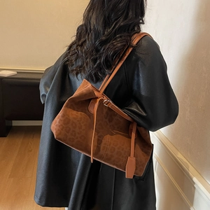 Retro leopard print suede tote bag for women with large capacity and shoulder straps