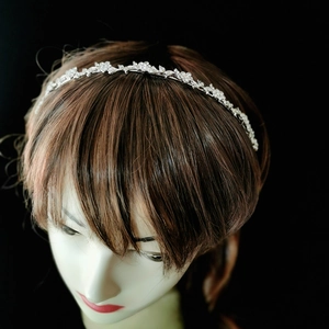 Serre-tête fleur argenté avec strass pour coiffure de mariage élégante et accessoires