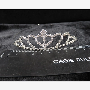 Serre-tête couronne cœur argenté pour filles avec strass brillants pour mariages