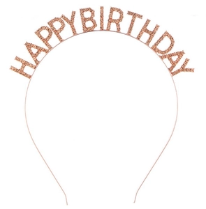 Détail d'un serre-tête d'anniversaire or rose avec lettrage Happy Birthday en strass