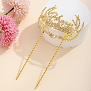 Nahaufnahme goldener Hirschgeweih Happy Birthday Kuchendeckel mit Strass für Party-Deko