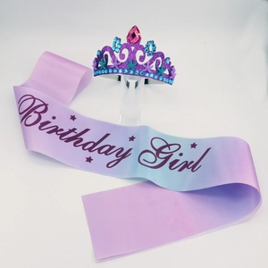 Set couronne de sirène et écharpe Birthday Girl avec paillettes et strass colorés