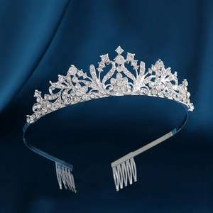 Elegant silver alloy crown with sparkling rhinestones and flower patterns for weddings