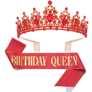 Rote Strassgoldkrone und Birthday Queen Glitzerschärpe im Detail als Set