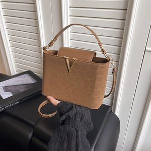 Sac Bandoulière Femme Mode Imprimé Léopard en Suède Fermoir Métallique en V Sac à Main Décontracté Sac Carré Grande Capacité
