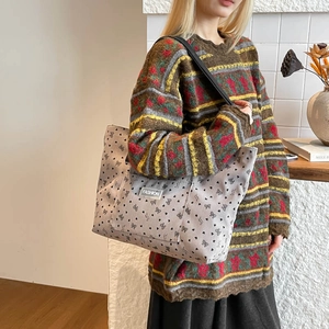 Sac fourre-tout chic en toile gris clair avec motifs nœuds et bandoulière
