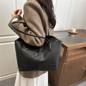 Large black pebbled leather tote bag for women, retro casual shoulder bag with thin straps
