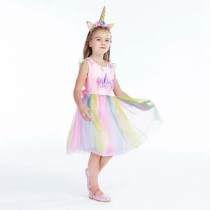 Detail von Einhorn Prinzessinnenkleid für Mädchen mit Blumenhaarreif und Glitzerschuhen