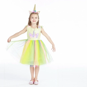 Detailansicht Einhorn-Kleid für Mädchen mit Blumenstickerei und Regenbogen-Tüll-Rock