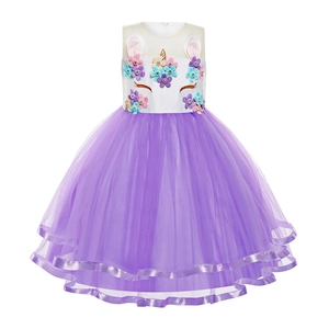 Vestito da principessa unicorno per bambine con gonna in tulle viola e corpetto con fiori 3D