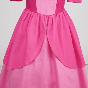 Pink princess dress for girls featuring lace stitching and puff sleeves for cosplay costumes