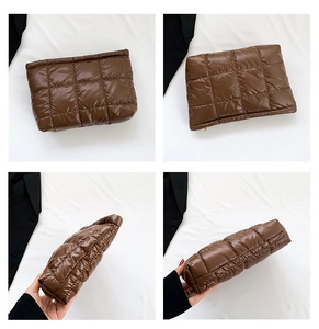Vue détaillée du sac à main matelassé marron avec surpiqûres carrées et texture en nylon