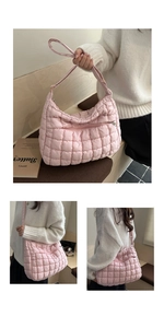 Vue détaillée du sac cabas matelassé rose avec bandoulière et fermeture éclair