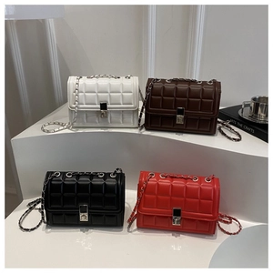 Women's Retro Quilted Synthetic Leather Shoulder Bag With Chain Strap Fashion Crossbody Flap Small Square Bag For Office