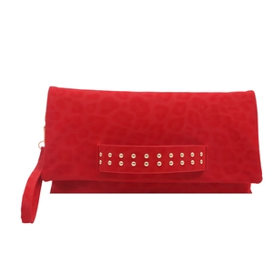 Pochette enveloppe rouge à motif léopard avec rivets dorés et dragonne mode