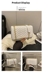 Détails du sac à bandoulière blanc avec surpiqûres en V et chaîne en métal doré