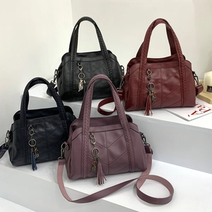 Sac fourre-tout grande capacité en quatre couleurs avec anses tressées et pendentif chat