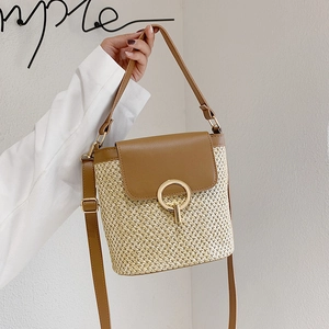 Women Fashion Woven Straw Bucket Bag PU Leather Patchwork Shoulder Crossbody Bag With Metal Clasp Vacation Handbag