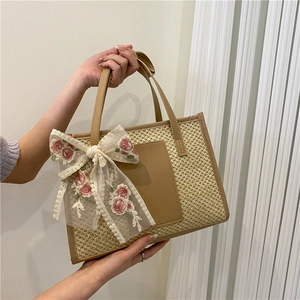 Sac Fourre-Tout Tissé pour Femmes Avec Nœud en Dentelle et Broderie Florale Sac à Épaule Mode Couleur Contrastée Vacances Plage