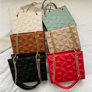 Women Fashion Geometric Quilted Shoulder Bag PU Leather Large Capacity Tote Bag With Gold Chain Strap Minimalist Handbag
