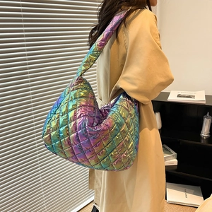 Women Holographic Quilted Tote Bag Large Capacity Rhombus Pattern Laser Metallic Shoulder Bag Casual Fashion Hobo Bag