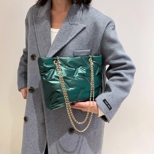 Women Fashion Quilted Padded Shoulder Bag Nylon Metal Chain Large Tote Crossbody Bag For Winter Daily Streetwear Handbag
